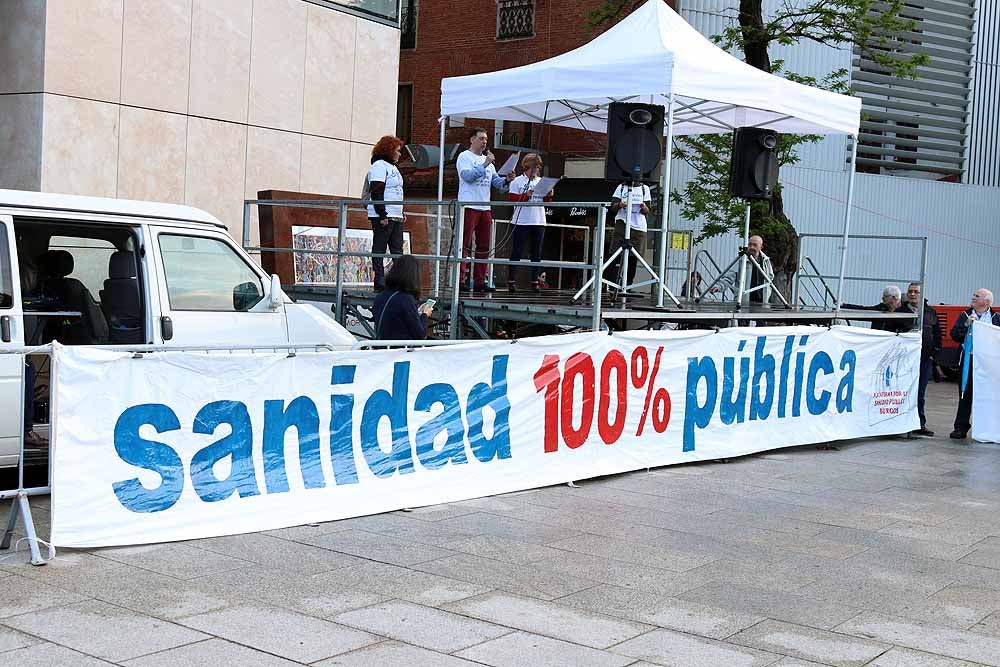 Fotos: Un millar de burgaleses salen a la calle para exigir una sanidad pública de calidad