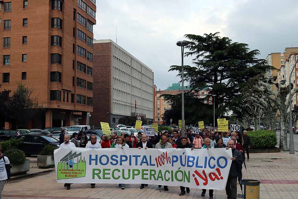 Fotos: Un millar de burgaleses salen a la calle para exigir una sanidad pública de calidad