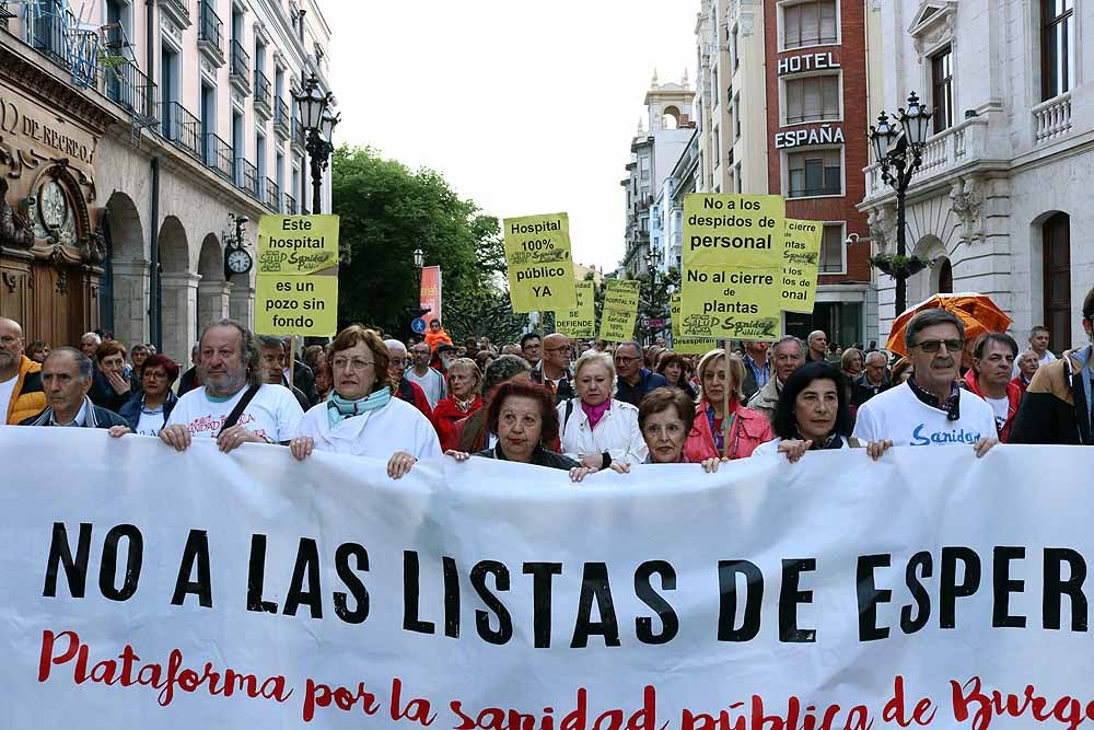 Fotos: Un millar de burgaleses salen a la calle para exigir una sanidad pública de calidad