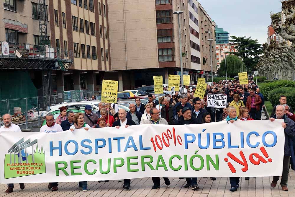 Fotos: Un millar de burgaleses salen a la calle para exigir una sanidad pública de calidad