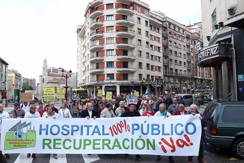 Fotos: Un millar de burgaleses salen a la calle para exigir una sanidad pública de calidad