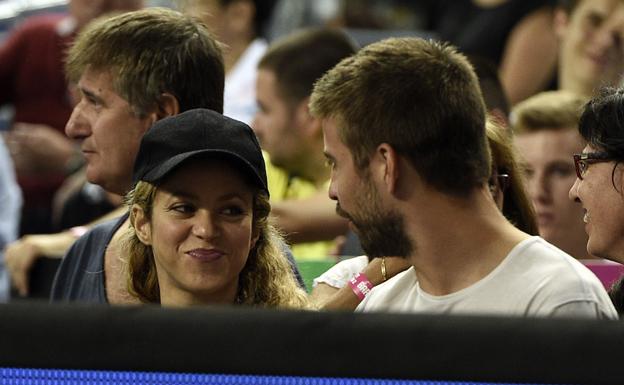 Piqué junto a Shakira. 