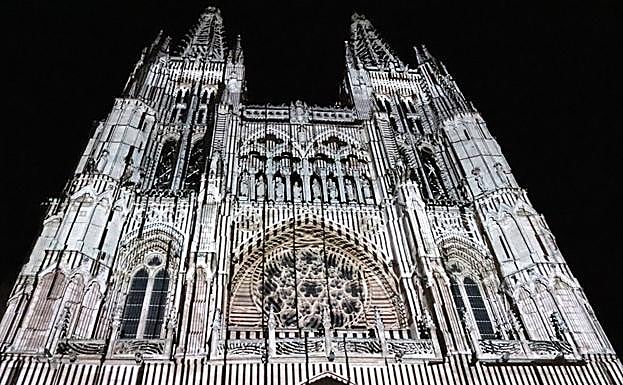 La fachada de Santa María de la Catedral fue la protagonista de esta Noche Blanca