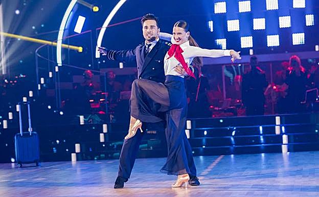 David Bustamante y Yana Olina durante su actuación. 