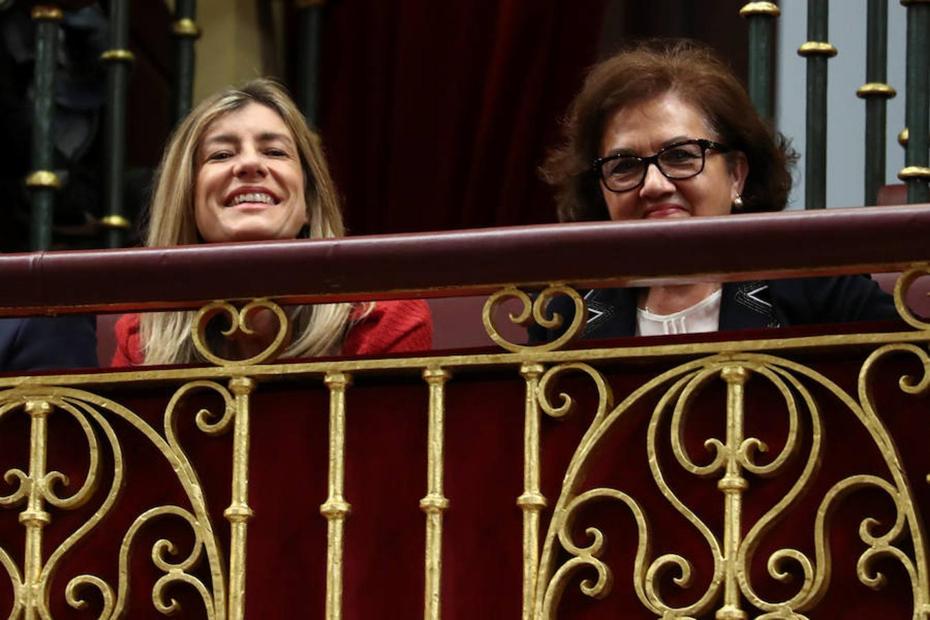 El PNV facilita el éxito de la moción y Pedro Sánchez se hace con la Presidencia del Gobierno.