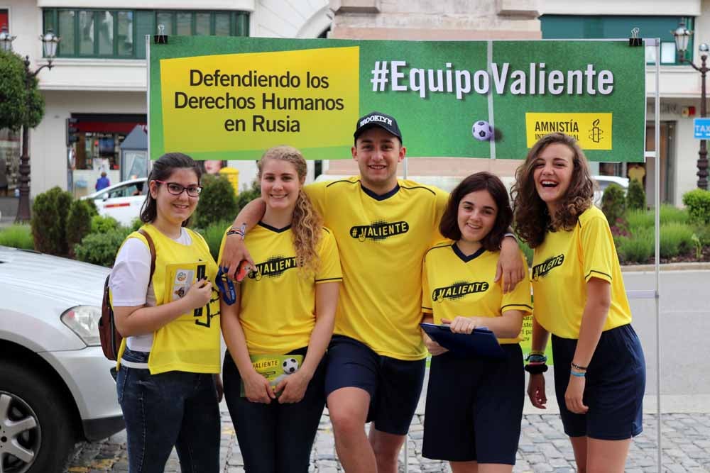 Fotos: Recogida de firmas de Amnistía Internacional en Burgos