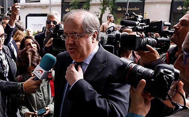 El presidente de la Junta y del PP de Castilla y León, Juan Vicente Herrera, a su llegada a la reunión del Comité Ejecutivo Nacional de los populares.