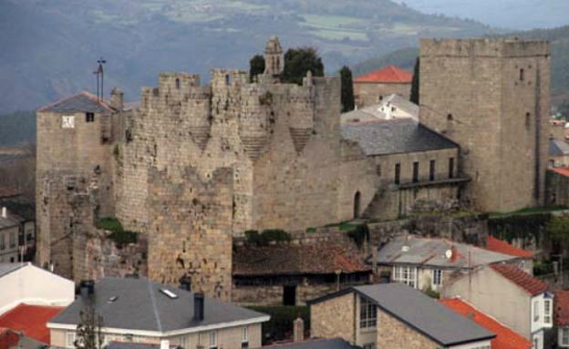 Castro Caldeas, ambiente medieval en el corazón de la Ribeira Sacra