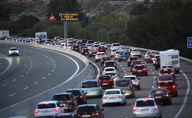 Liberar los peajes de las autopistas costaría 450 millones al Estado, según el sector