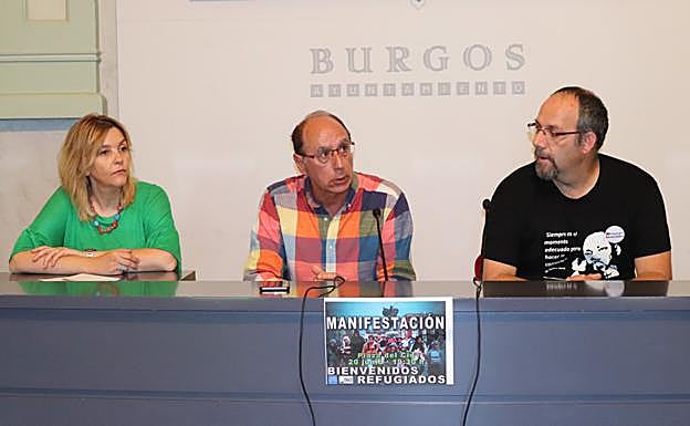 Miembros de la Plataforma de Burgos con las Personas Refugiadas