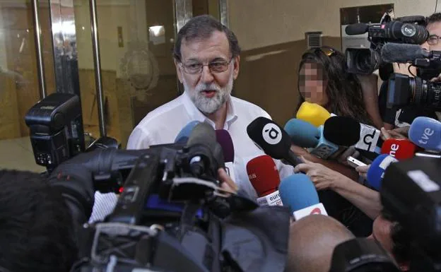 Rajoy retoma la actividad laboral sin pronunciarse sobre sus posibles sucesores
