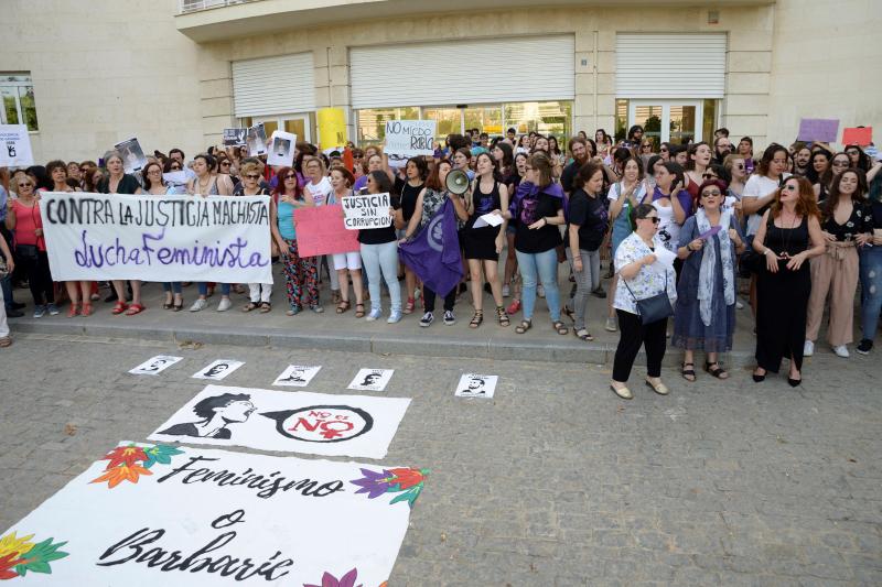 Decenas de asociaciones feministas convocan a la ciudadanía contra el sistema judicial «que ampara a violadores y desprotege a las mujeres»