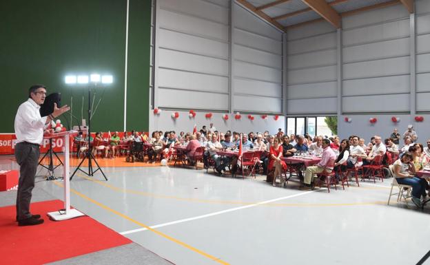 El polideportivo de Estépar ha acogido la celebración de la 'Fiesta de la Rosa'.