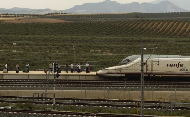 Los auditores europeos denuncian los sobrecostes y la falta de pasajeros del AVE