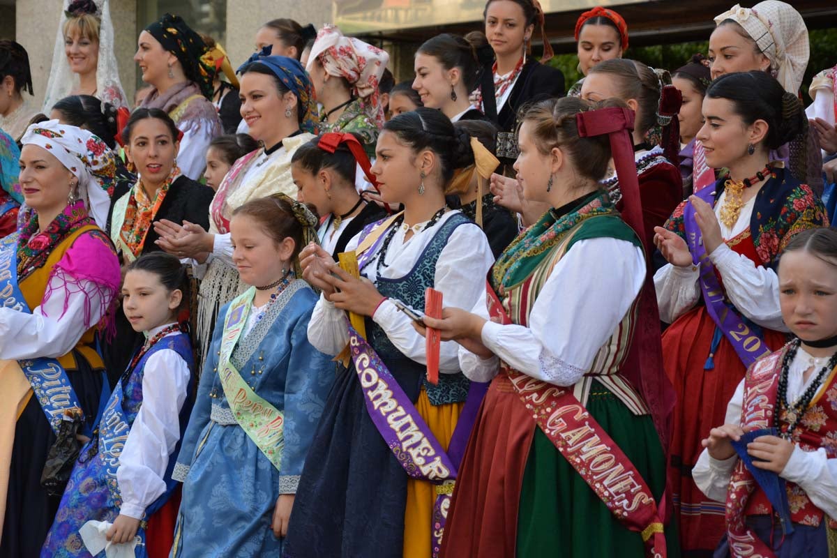 Fotos: Cabalgata de las fiestas de San Pedro y San Pablo