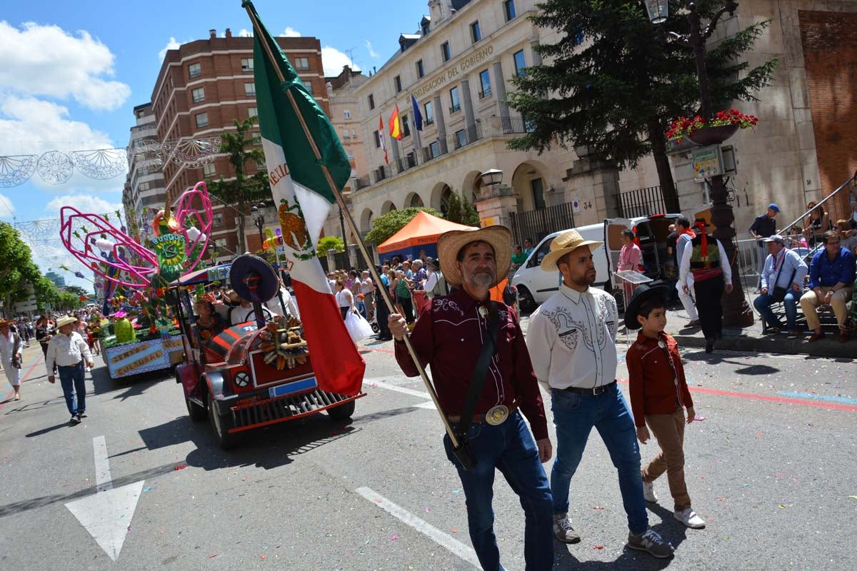 Fotos: Cabalgata de las fiestas de San Pedro y San Pablo