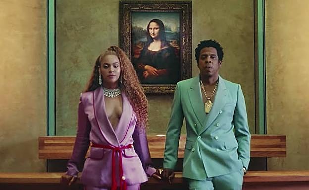 Beyoncé y Jay-Z en el museo Louvre. 