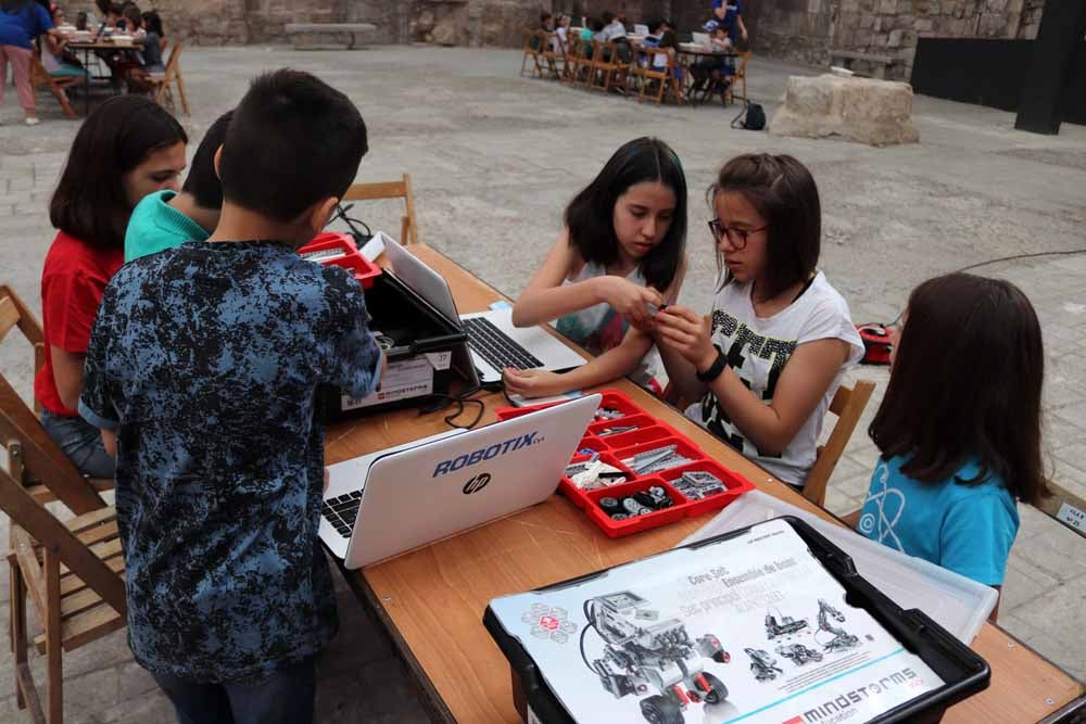 Fotos: Así han trabajado los niños en los talleres de Robotix