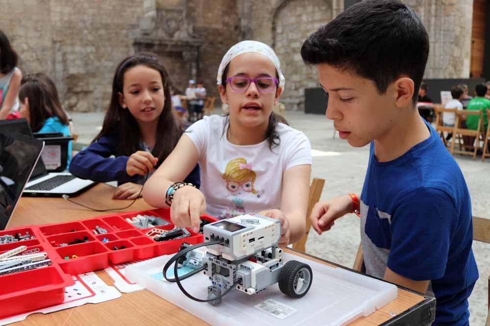 Fotos: Así han trabajado los niños en los talleres de Robotix