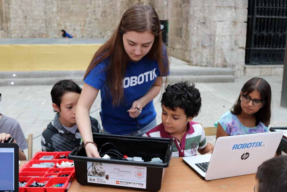 Fotos: Así han trabajado los niños en los talleres de Robotix