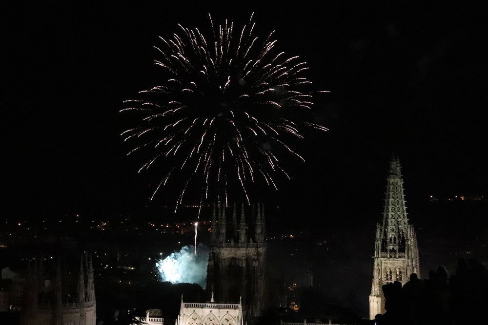 Fotos: Última sesión de fuegos artificiales en los Sampedros