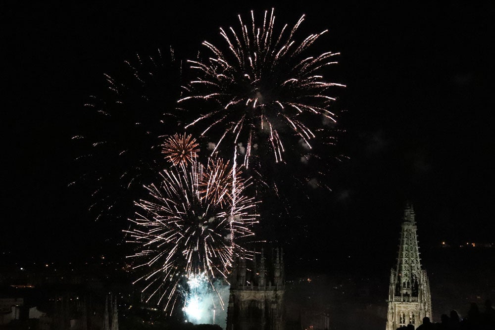 Fotos: Última sesión de fuegos artificiales en los Sampedros