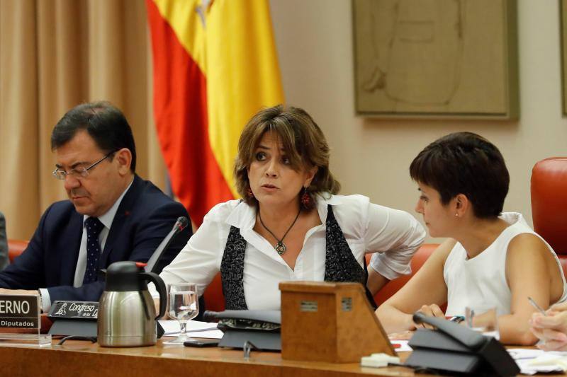 La minsitra de Justicia, Dolores Delgado, durante su comparecencia en la comisión.