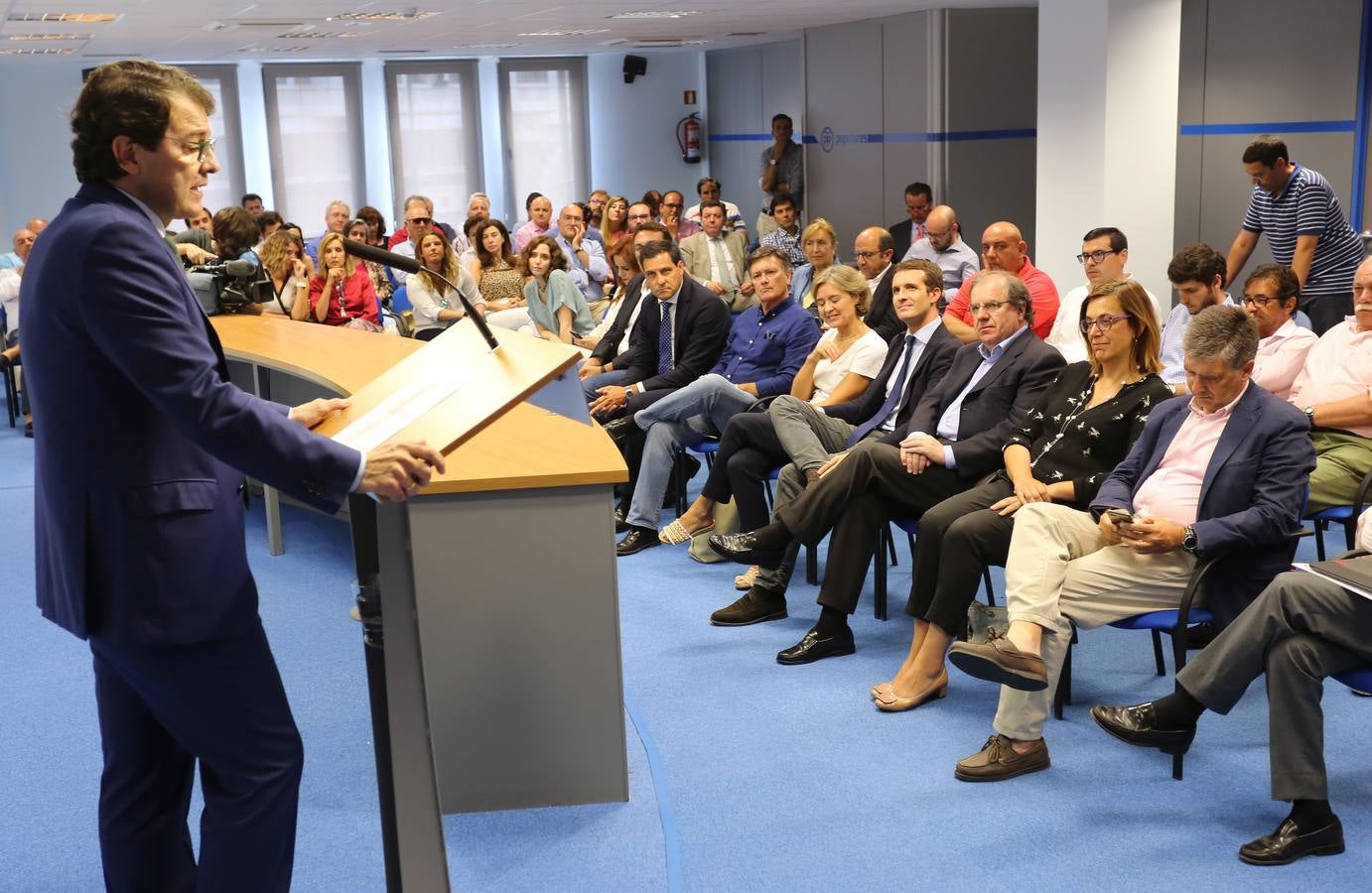 La exministra de Agricultura, la vallisoletana Isabel García Tejerina, arropa a Casado como presidente del PP por su proyecto cargado de ilusión, de generosidad, de equipo y de proyecto de valores y convicciones para España