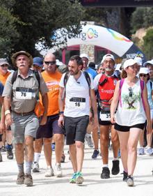 Imagen secundaria 2 - Un millar de personas coinciden en una triple marcha a través de los patrimonios de la humanidad