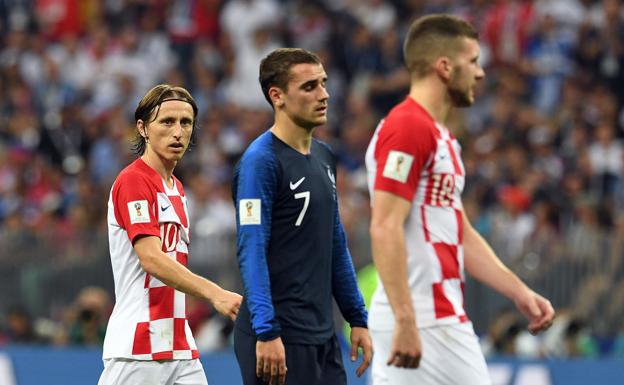 Griezmann y Modric durante la final del Mundial.