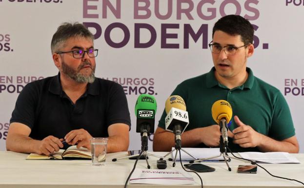 El concejal Raúl Salinero con Ignacio Lacámara, secretario general de Podemos Burgos