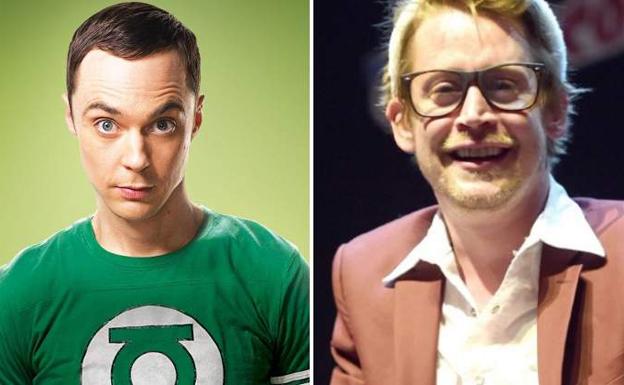 A la izquierda, el protagonista de 'The Big Bang Theory', a la derecha, Macaulay Culkin. 