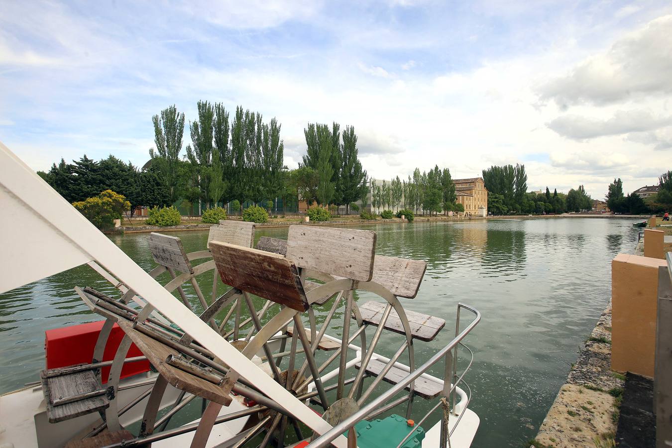 Dársena del Canal de Castilla en Medina de Rioseco.