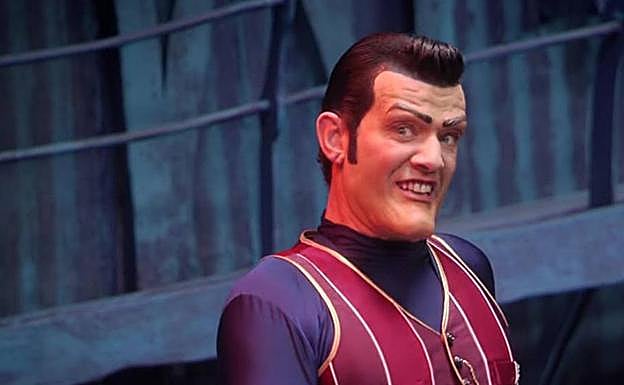 Stefán Karl Stefánsson en el papel de Robbie Rotten. 