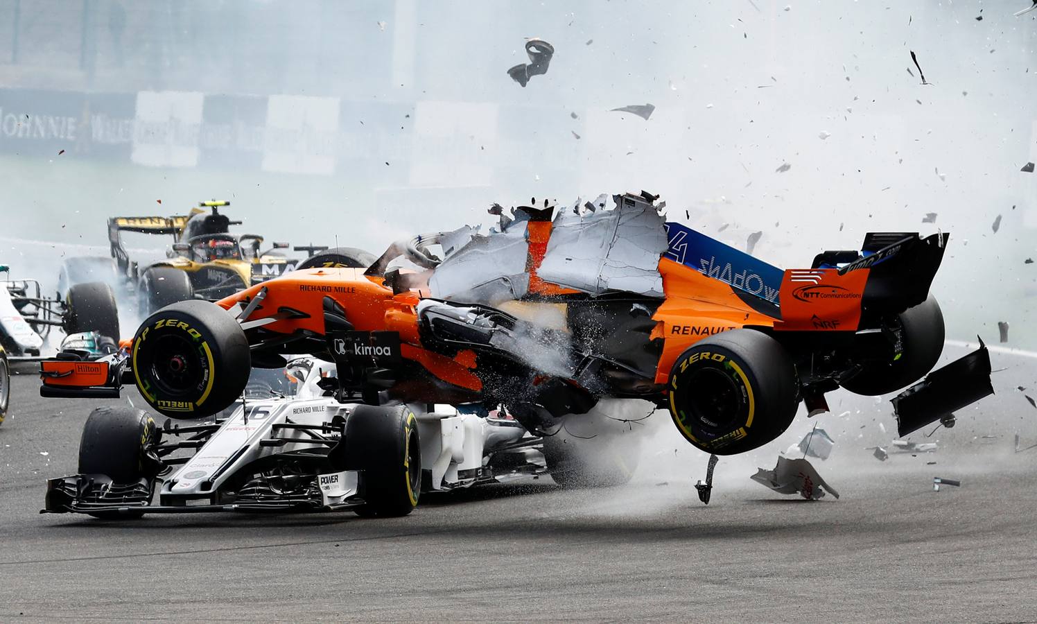 Fotos: Las imágenes del brutal accidente de Fernando Alonso