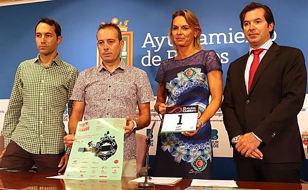 De izquierda a derecha, el director técnico de la carrera, Samuel Sáinz; el director de la prueba, Álex Puente; la concejala Lorena de la Fuente y el gerente comercial de Ibercaja Jorge Sicilia en la presentación de la cita.
