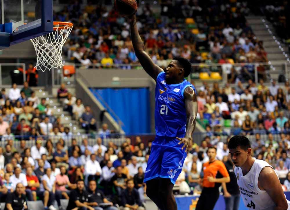 Fotos: Imágenes del partido de presentación del San Pablo Burgos ante el Real Madrid