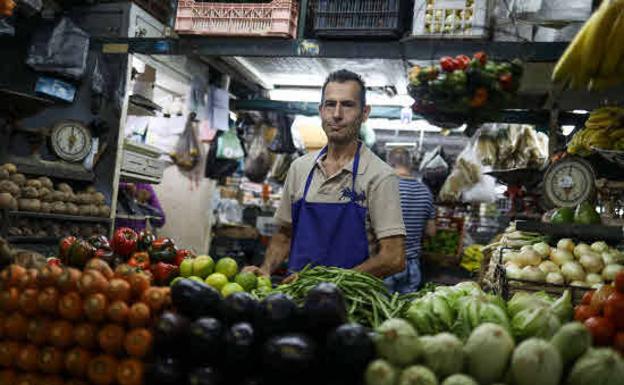 En el último año han desaparecido 10.000 pequeños negocios de comercio.