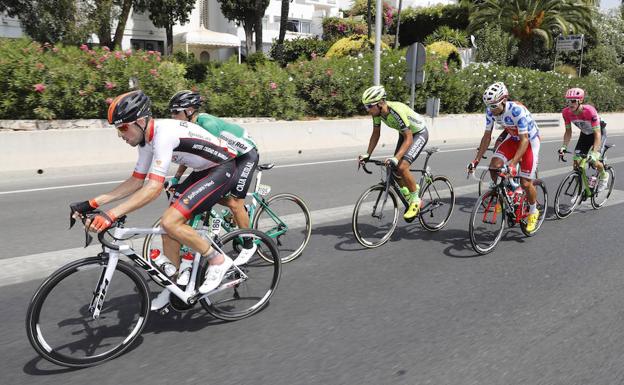 Jordi Simón durante la escapada que le dio el premio a la combatividad en la tercera etapa