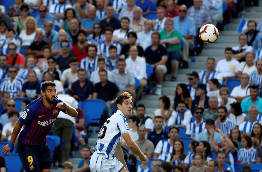 El conjunto azulgrana se llevó los tres puntos en Anoeta, tras un partido en el que la Real Sociedad comenzó adelantándose pero en el que el Barcelona se impuso gracias a los goles de Luis Suárez y Dembélé