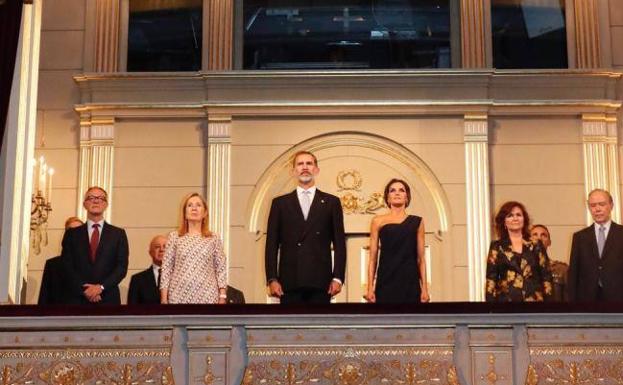 Los reyes presidieron el acto en el Teatro Real.