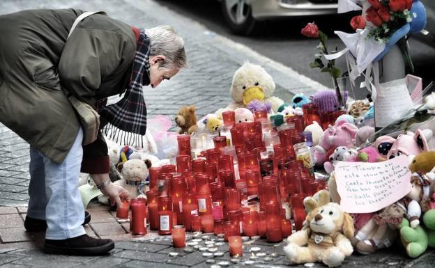 Altar improvisado para la pequeña Alicia tras el asesinato