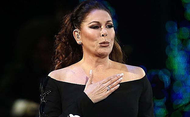 Isabel Pantoja durante un concierto. 