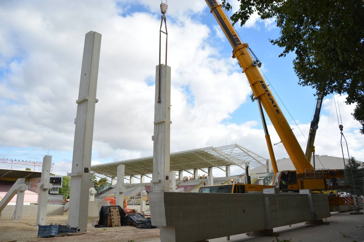 Fotos: La nueva grada de Lateral de El Plantío comienza a coger forma