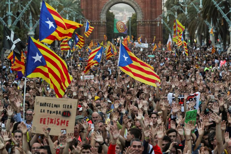 180.000 personas han acudido a la manifestación de Barcelona para conmemorar el primer aniversario del 1-O, según la Guardia Urbana