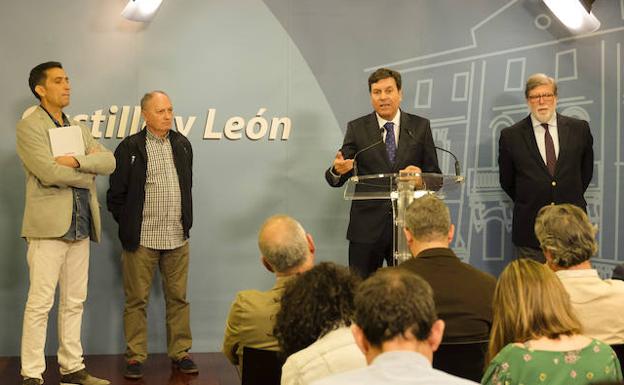 Vicente Andrés, Faustino Temprano, Carlos Fernández Carriedo y Santiago Aparicio, tras la reunión con Juan Vicente Herrera.