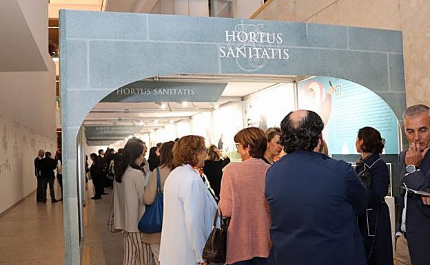 La exposición 'Hortus sanitatis' repasa la historia de la farmacia en Burgos. 