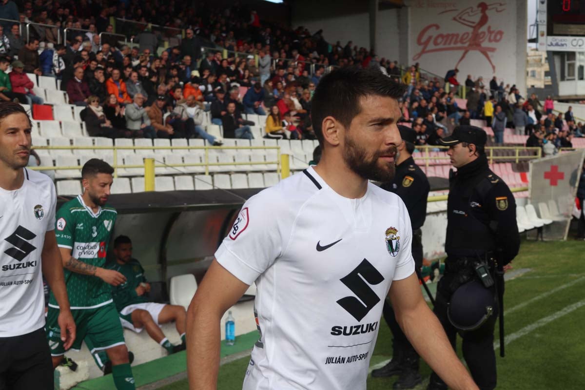 Fotos: EL Burgos CF - Coruxo FC, en imágenes