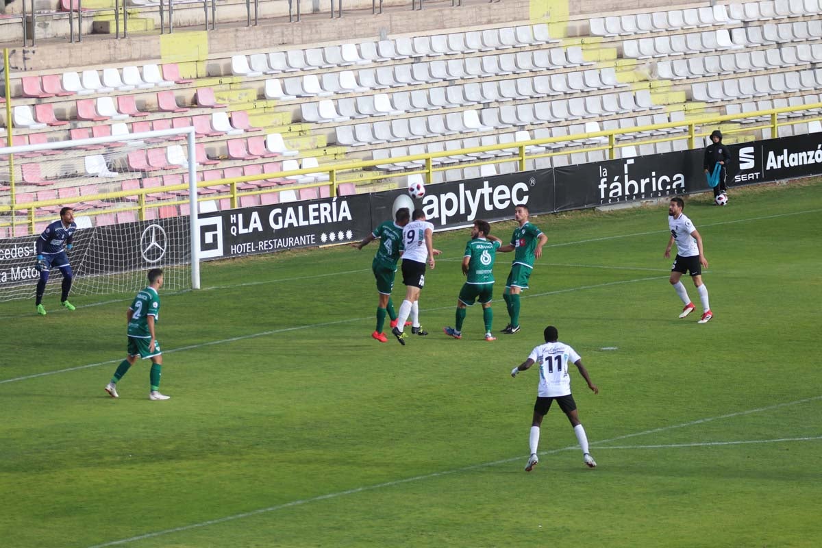 Fotos: EL Burgos CF - Coruxo FC, en imágenes