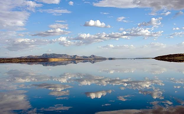 Lago Magadi en la estación lluviosa. 